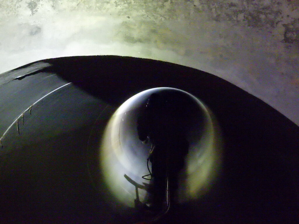 潜水士とROV併用による下水道管路調査を実施しました_img_3